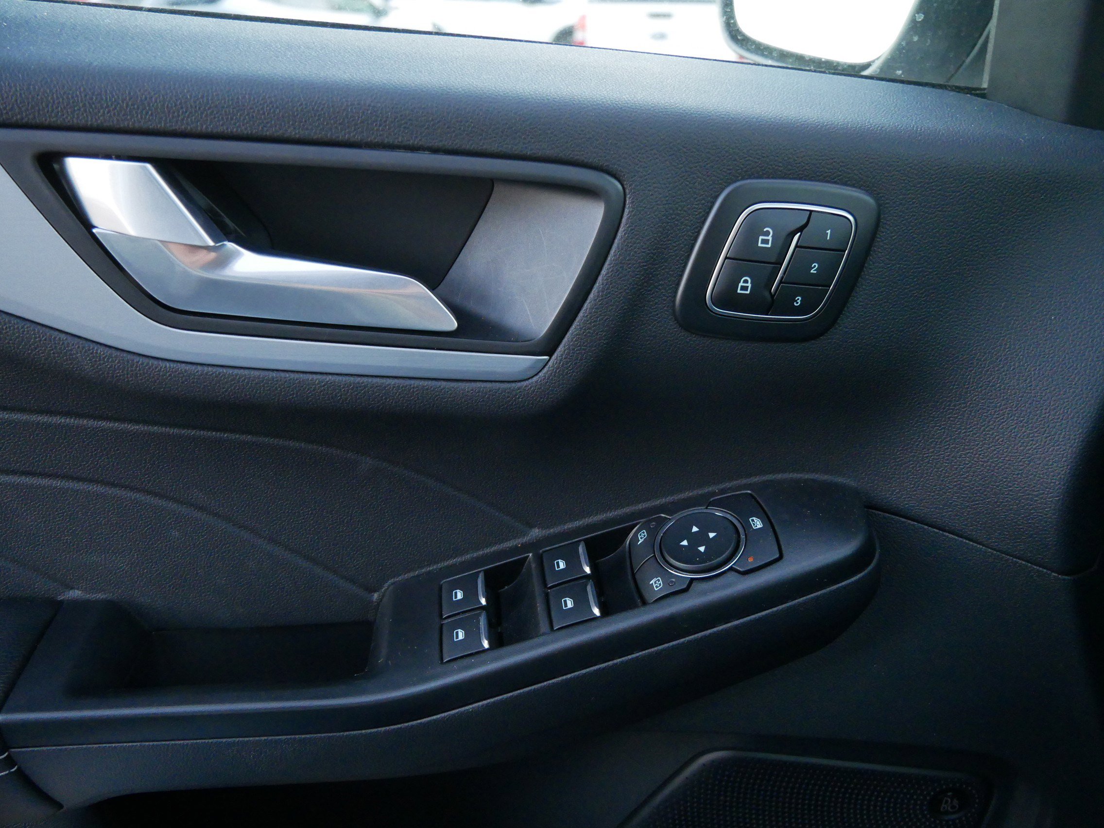 New 2025 Ford Escape PHEV w/ PHEV Premium Package image 27