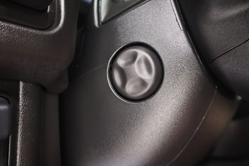 Used 2024 GMC Yukon AT4 w/ Technology Package image 28