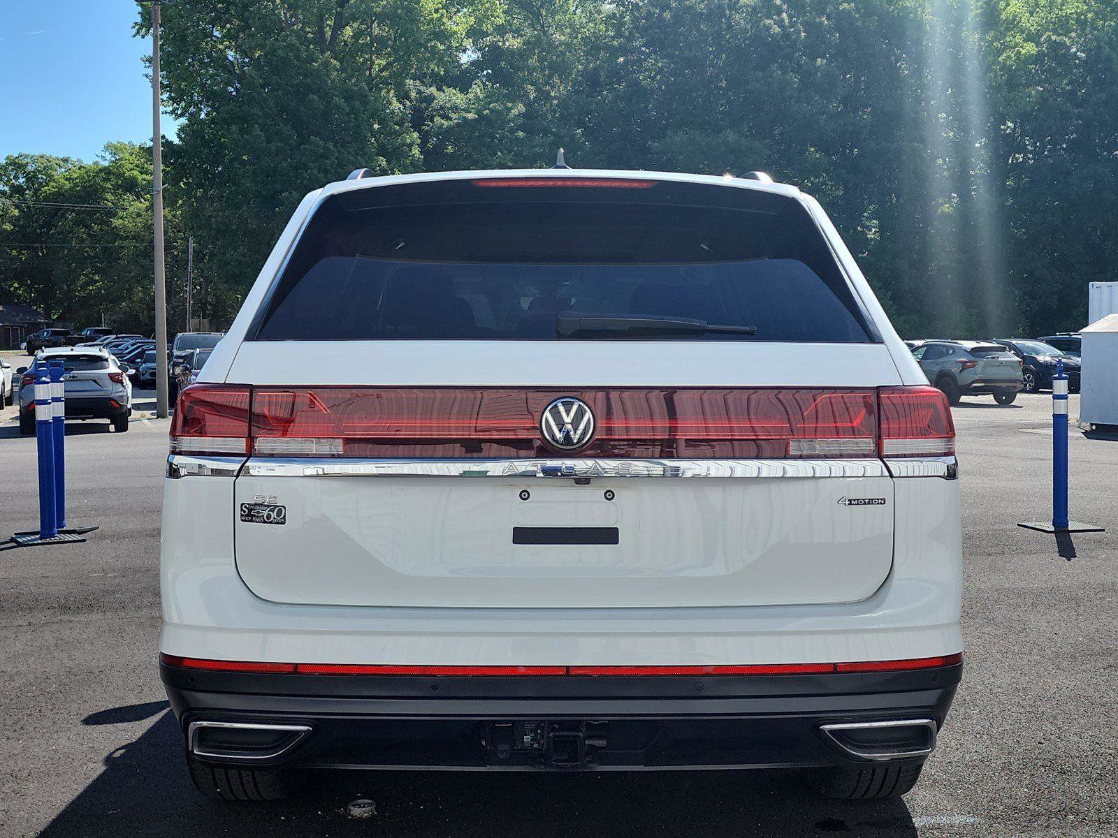 Used 2024 Volkswagen Atlas SE w/ Panoramic Sunroof Package AWD/4WD image 4