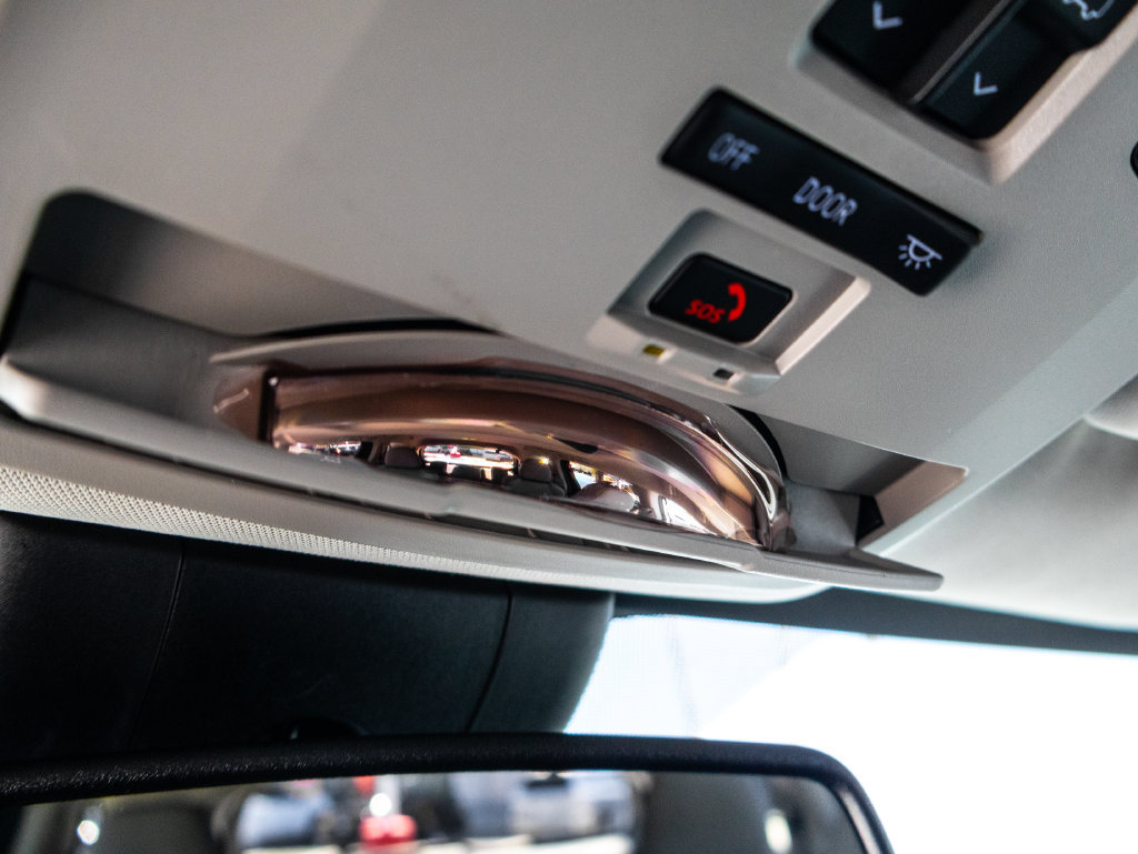 Certified 2024 Toyota Sienna LE w/ LE Plus Package FWD image 37