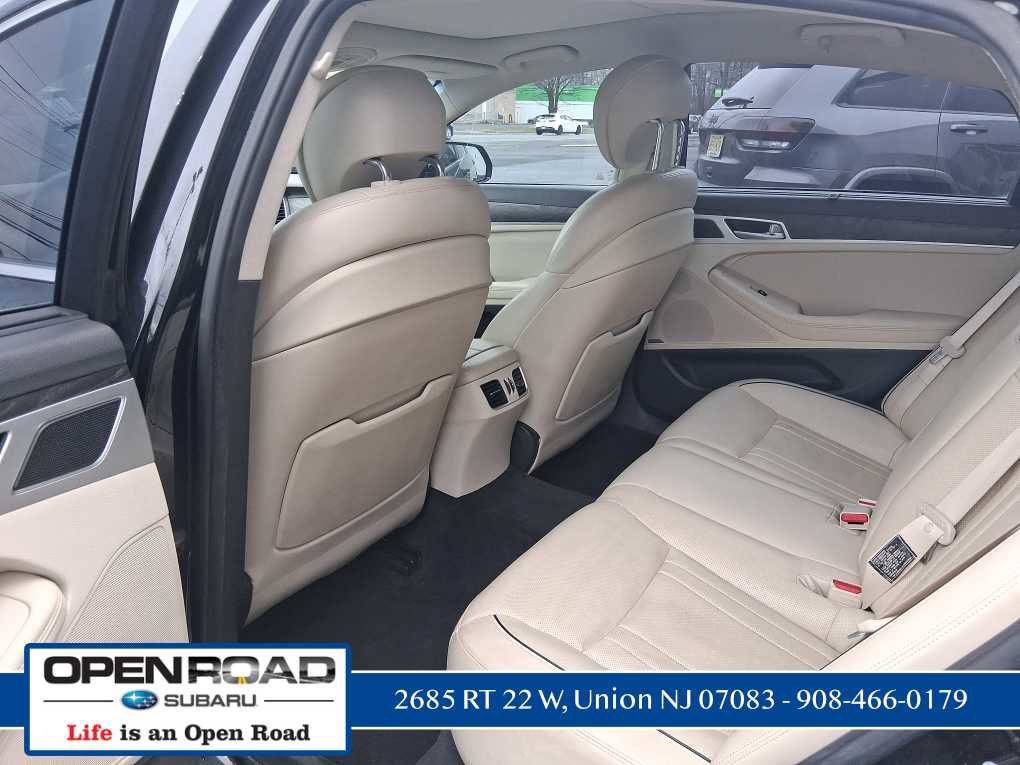 Used 2015 Hyundai Genesis 3.8 w/ Option Group 04 image 10