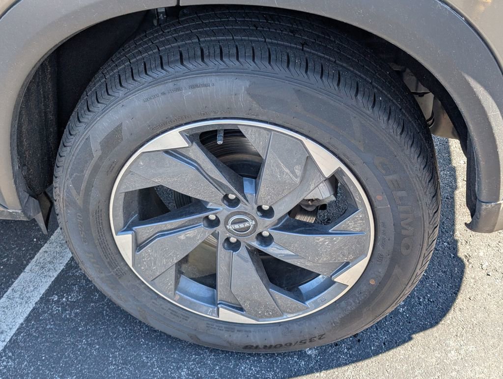 Used 2024 Nissan Rogue SV image 23