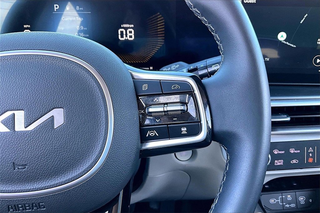 Certified 2025 Kia Sorento EX w/ Panoramic Sunroof Package image 21