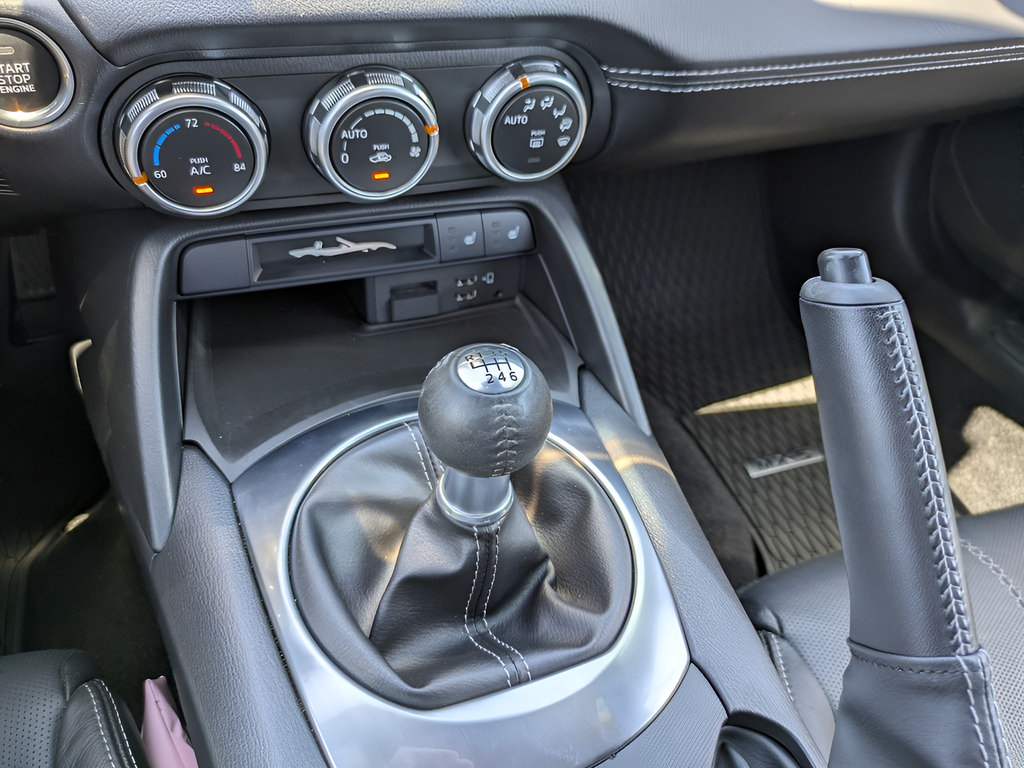 Used 2023 MAZDA MX-5 Miata Grand Touring w/ Weather Package RWD image 14