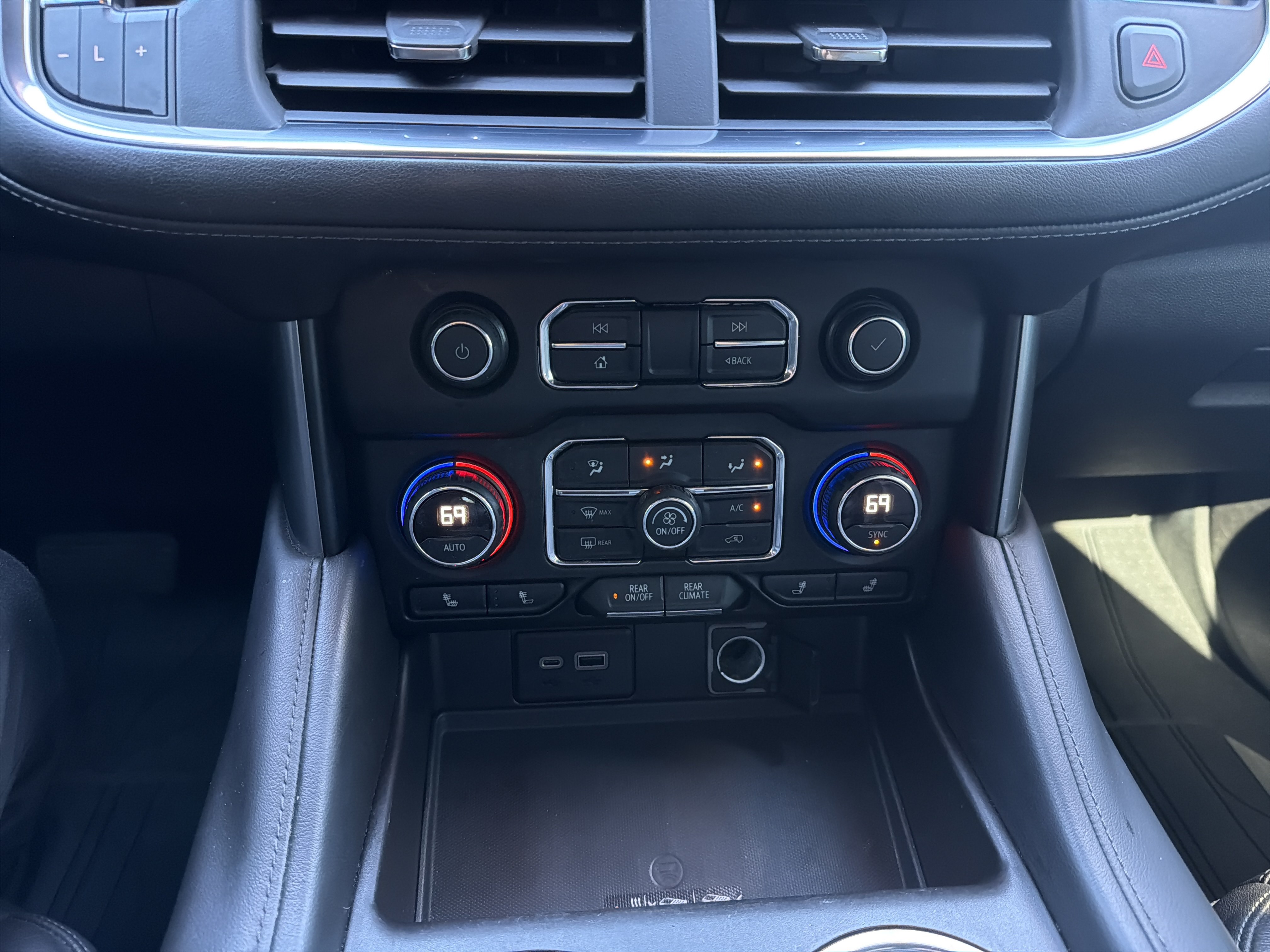 Used 2021 Chevrolet Tahoe Z71 w/ Z71 Off-Road Package AWD/4WD image 24