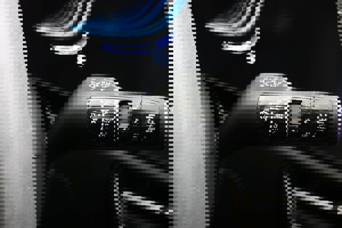 Used 2024 Kia Niro EX image 26