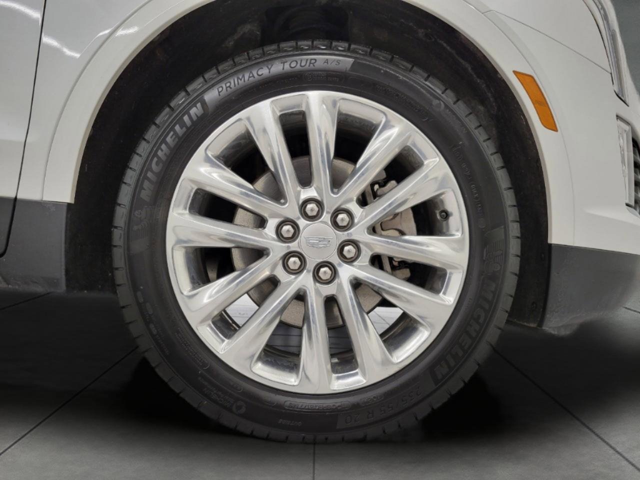 Used 2019 Cadillac XT5 Premium Luxury image 3