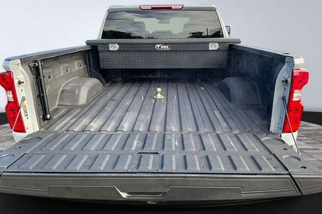 Used 2024 Chevrolet Silverado 2500 Custom w/ Custom Value Package image 8