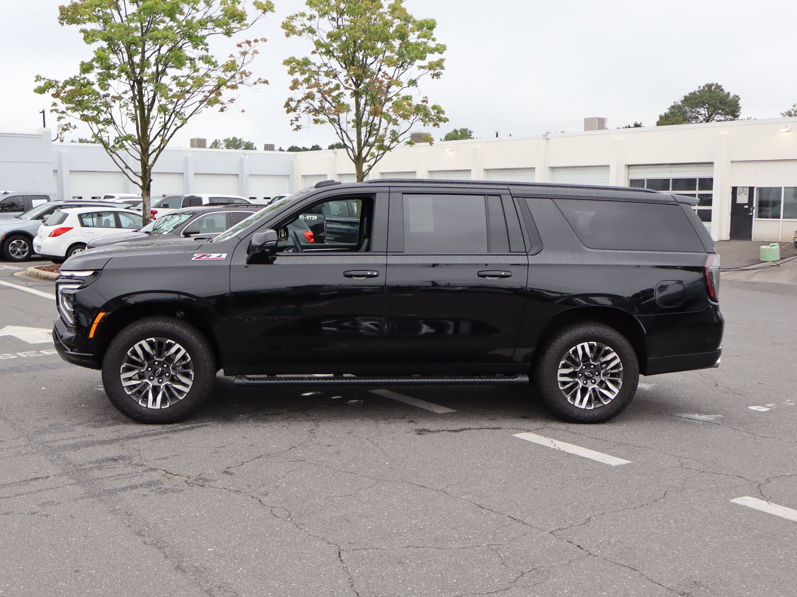 Used 2026 Chevrolet Suburban Z71 w/ Comfort Package AWD/4WD image 7
