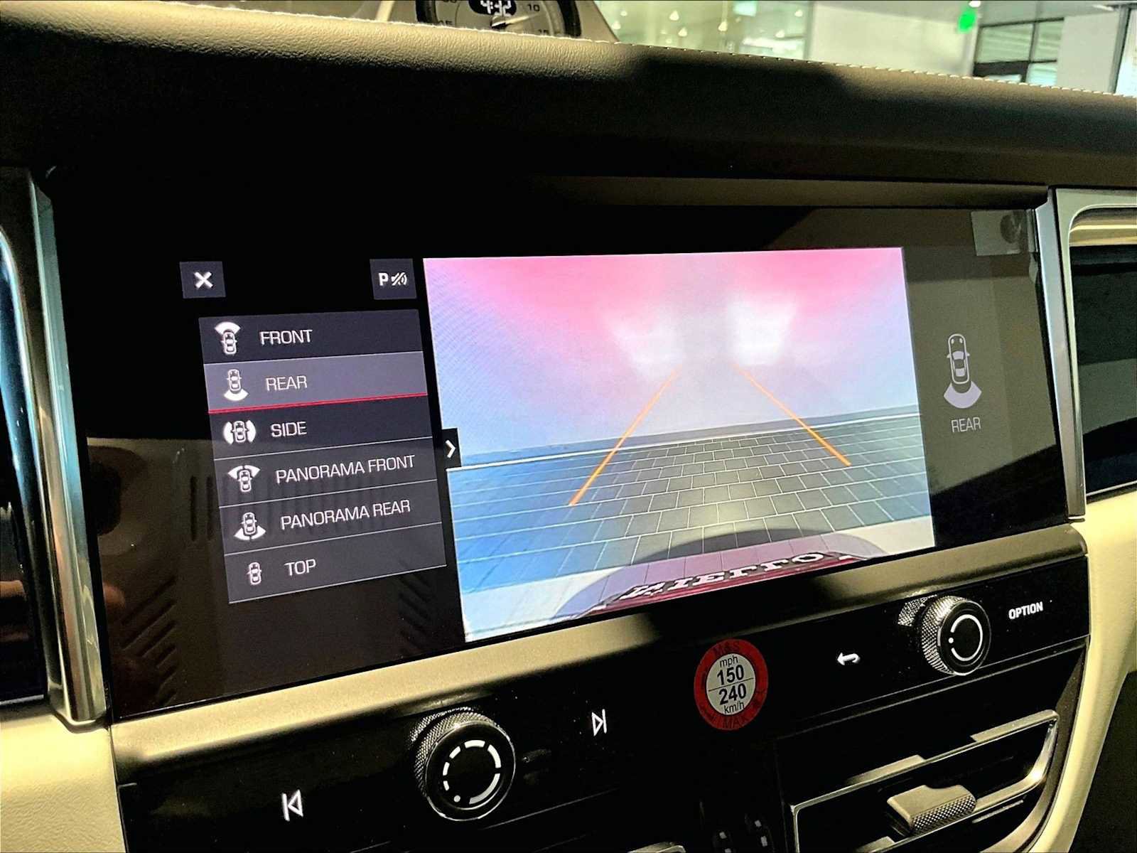 Used 2025 Porsche Macan Turbo image 28