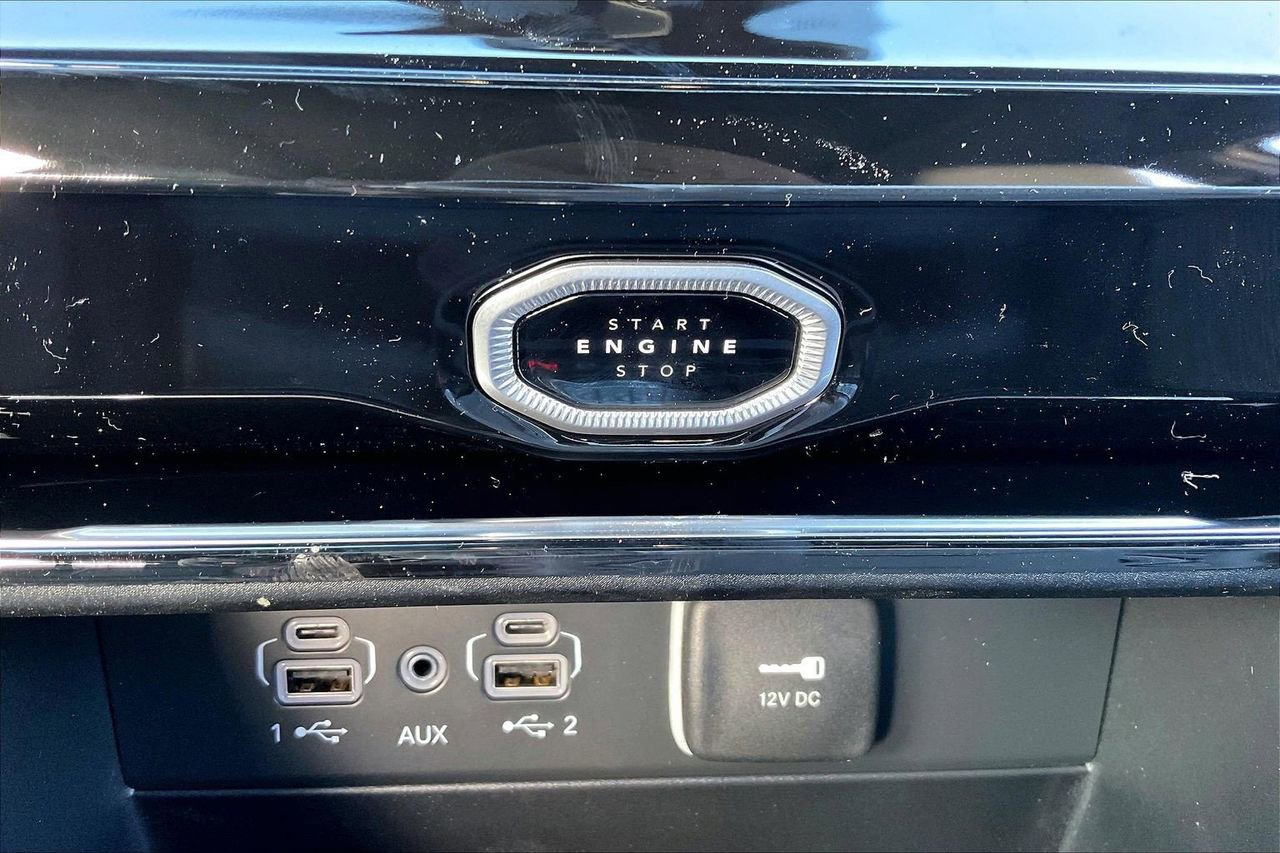 New 2026 Jeep Grand Cherokee Limited w/ Limited Altitude Package AWD/4WD image 19