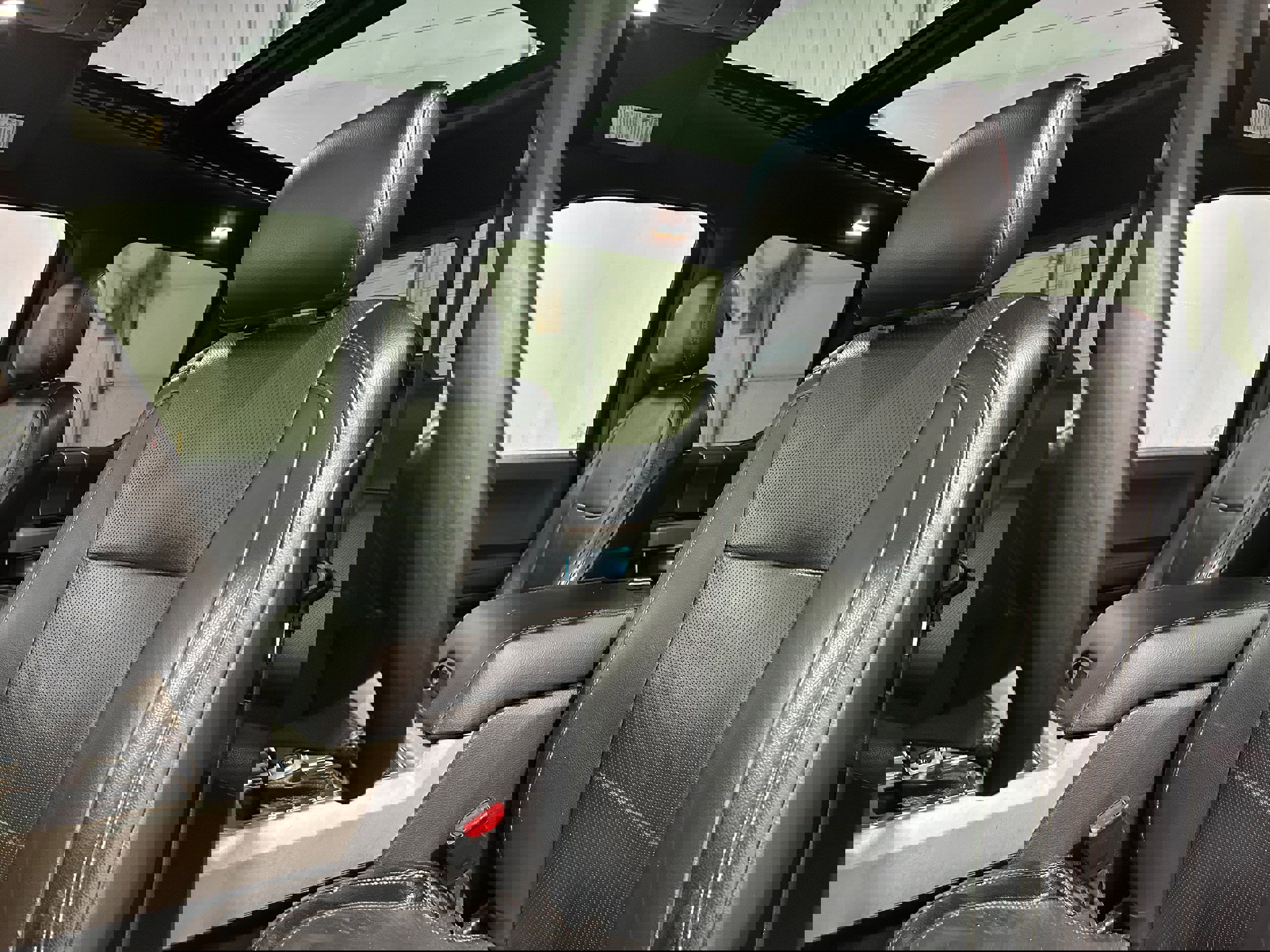 Used 2016 Ford F150 Lariat w/ Equipment Group 502A Luxury image 5