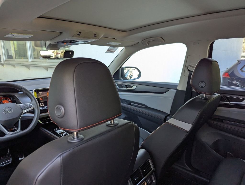 New 2026 Volkswagen Atlas Peak Edition image 17