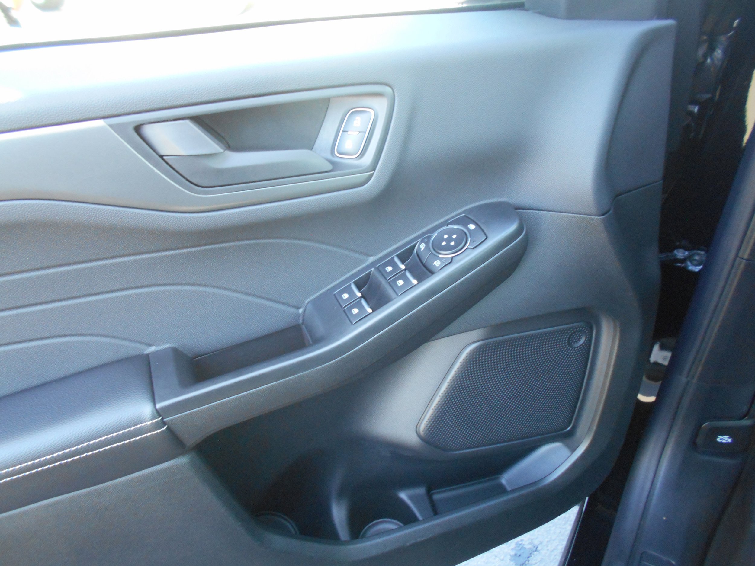 Used 2025 Ford Escape Active FWD image 9