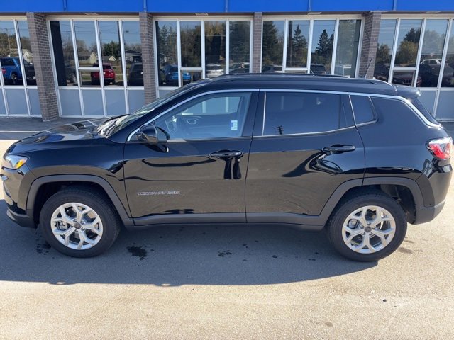 Used 2025 Jeep Compass Latitude w/ Convenience Group
