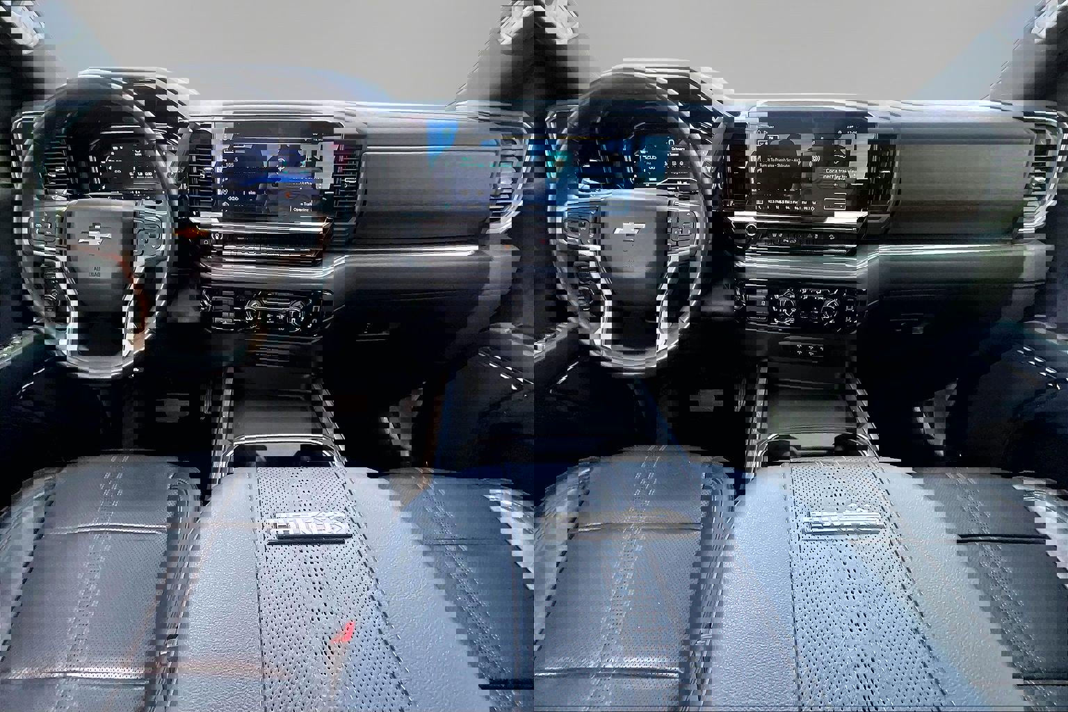 Used 2024 Chevrolet Silverado 3500 High Country w/ Technology Package image 8