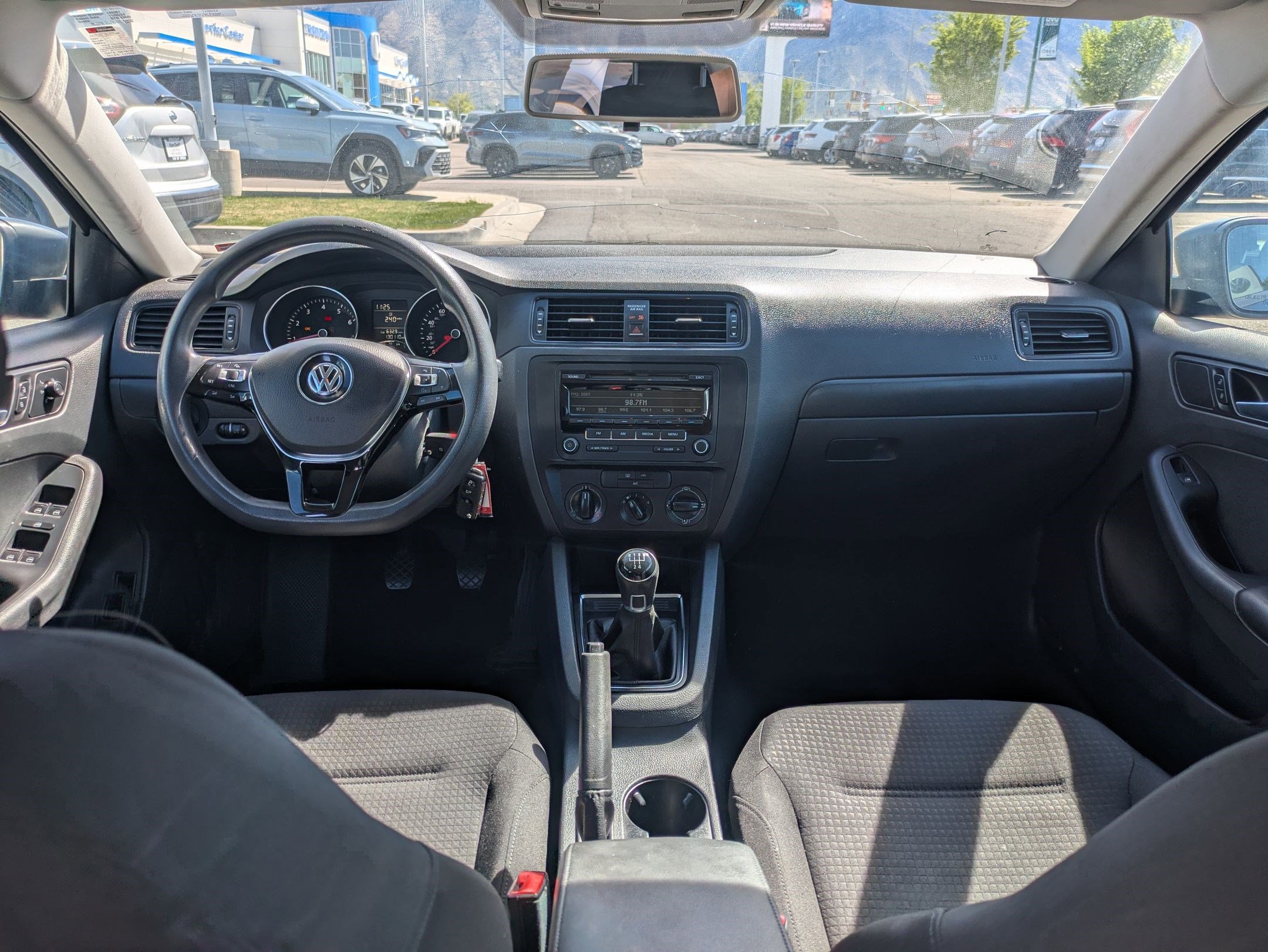 Used 2015 Volkswagen Jetta S image 25