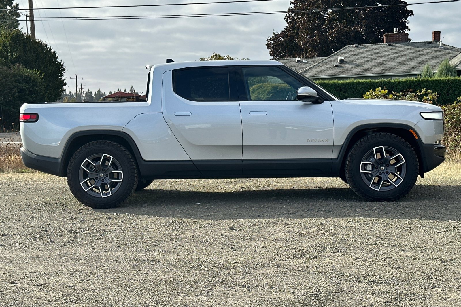 Used 2024 Rivian R1T Adventure image 3