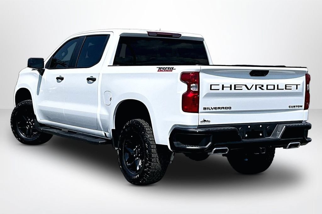 Used 2026 Chevrolet Silverado 1500 Custom Trail Boss w/ LPO, Dark Essentials Package AWD/4WD image 5