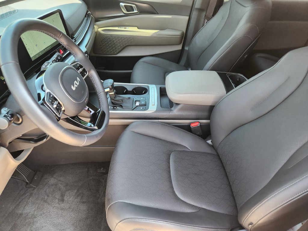 New 2026 Kia Carnival FWD image 12