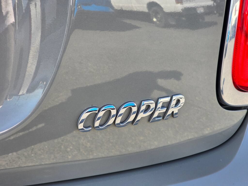 Used 2019 MINI Cooper 2-Door Hardtop FWD image 13