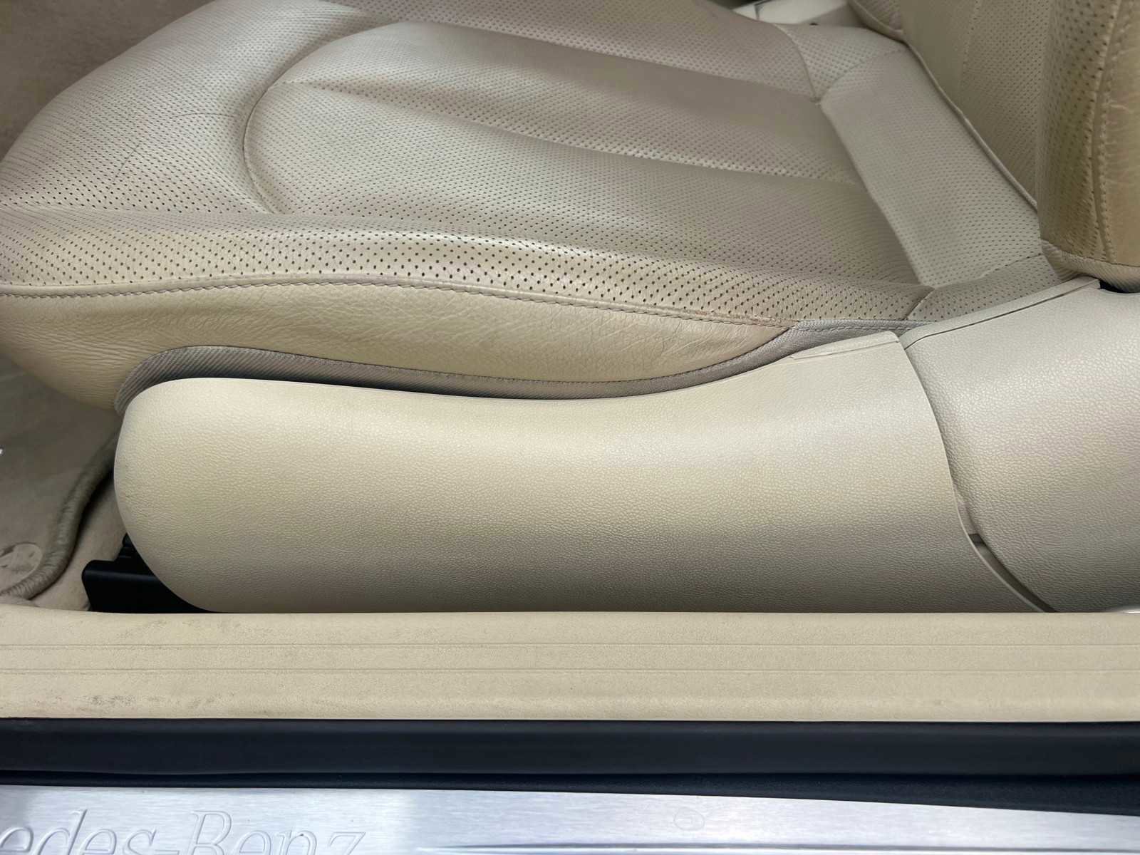 Used 2009 Mercedes-Benz CLK 550 Base image 24