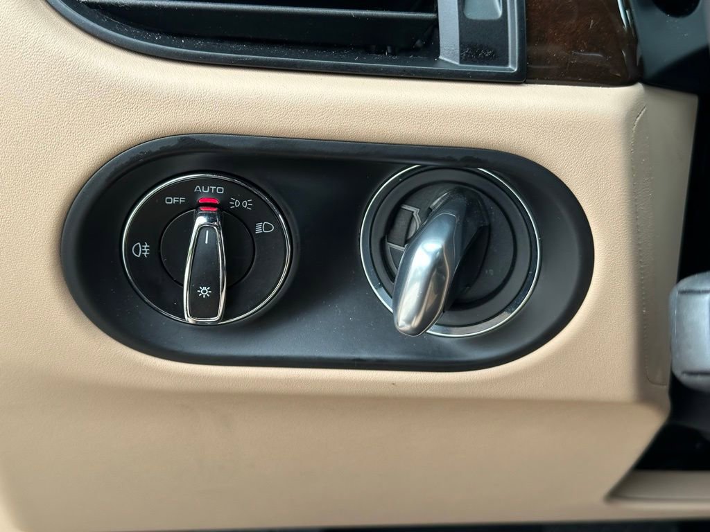 Certified 2025 Porsche Macan image 33