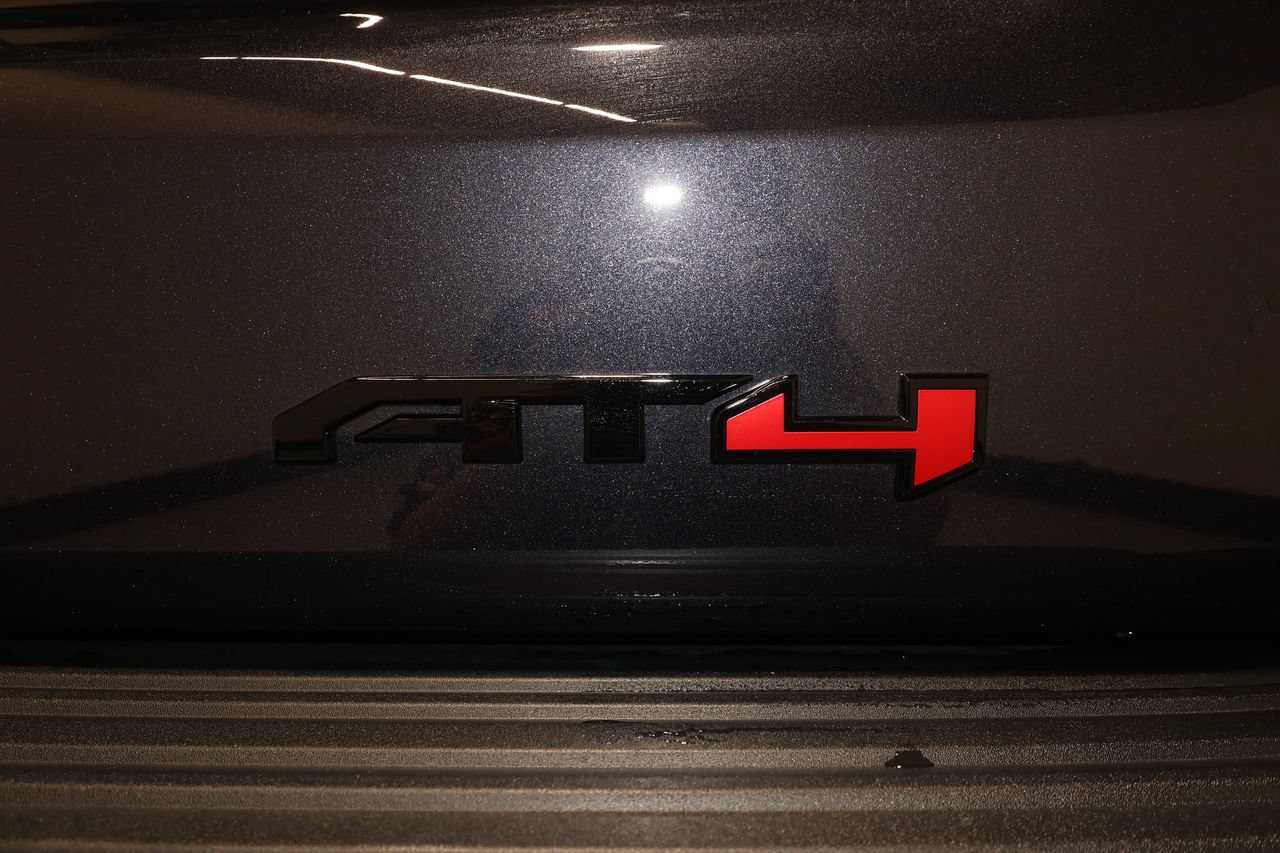 Used 2026 GMC Yukon AT4 w/ AT4 Premium Package AWD/4WD image 41
