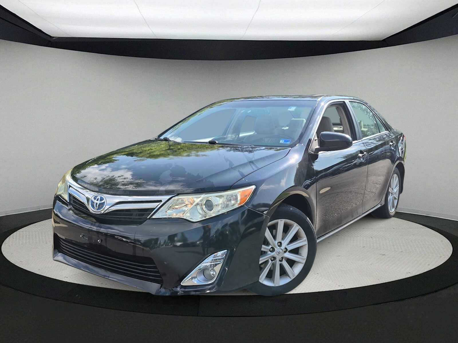 Used 2014 Toyota Camry XLE w/ Convenience Package FWD image 1