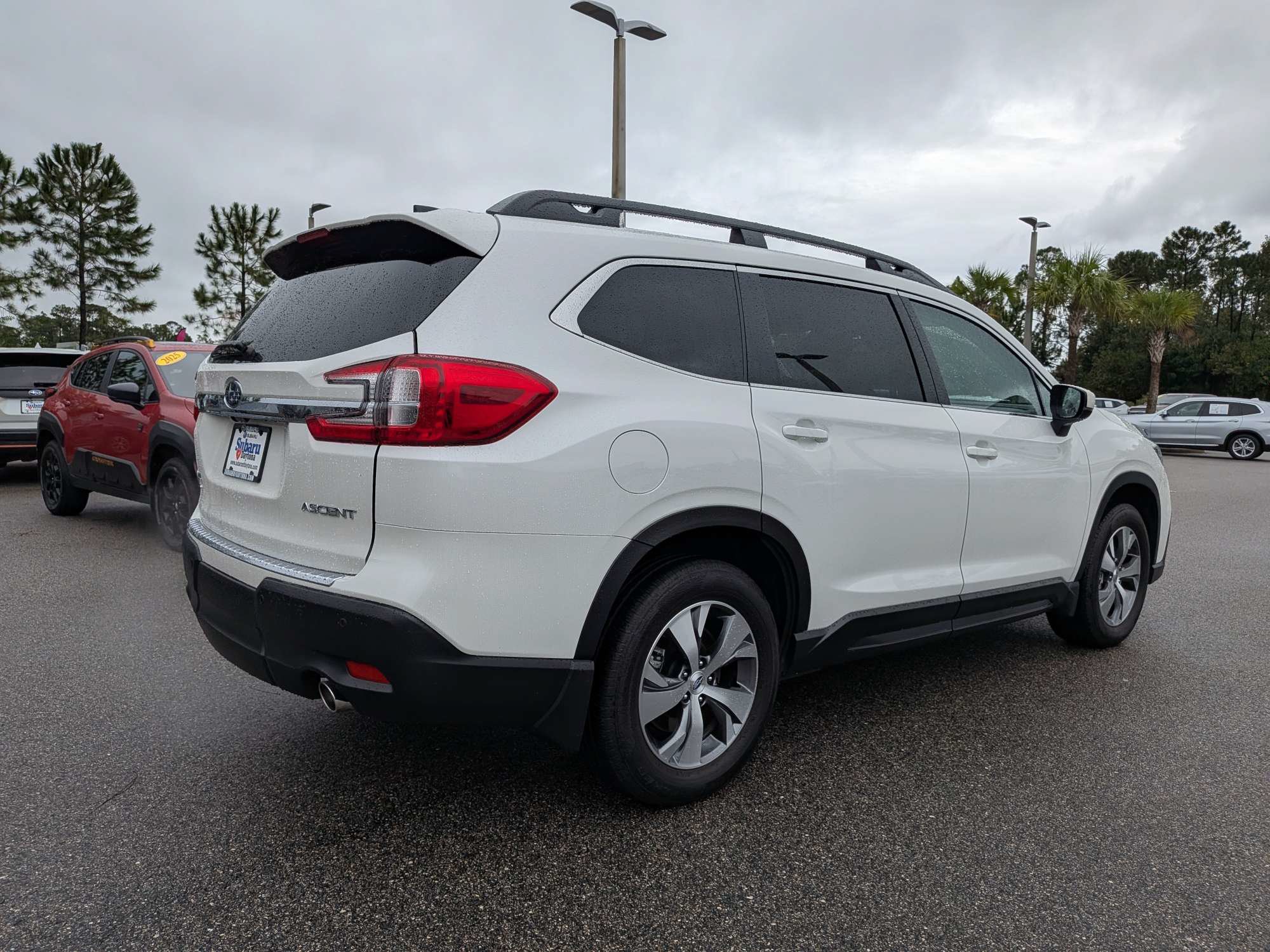 Certified 2025 Subaru Ascent Premium w/ Premium Package AWD/4WD image 4
