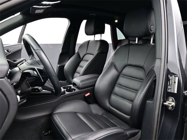 Used 2025 Porsche Macan image 5