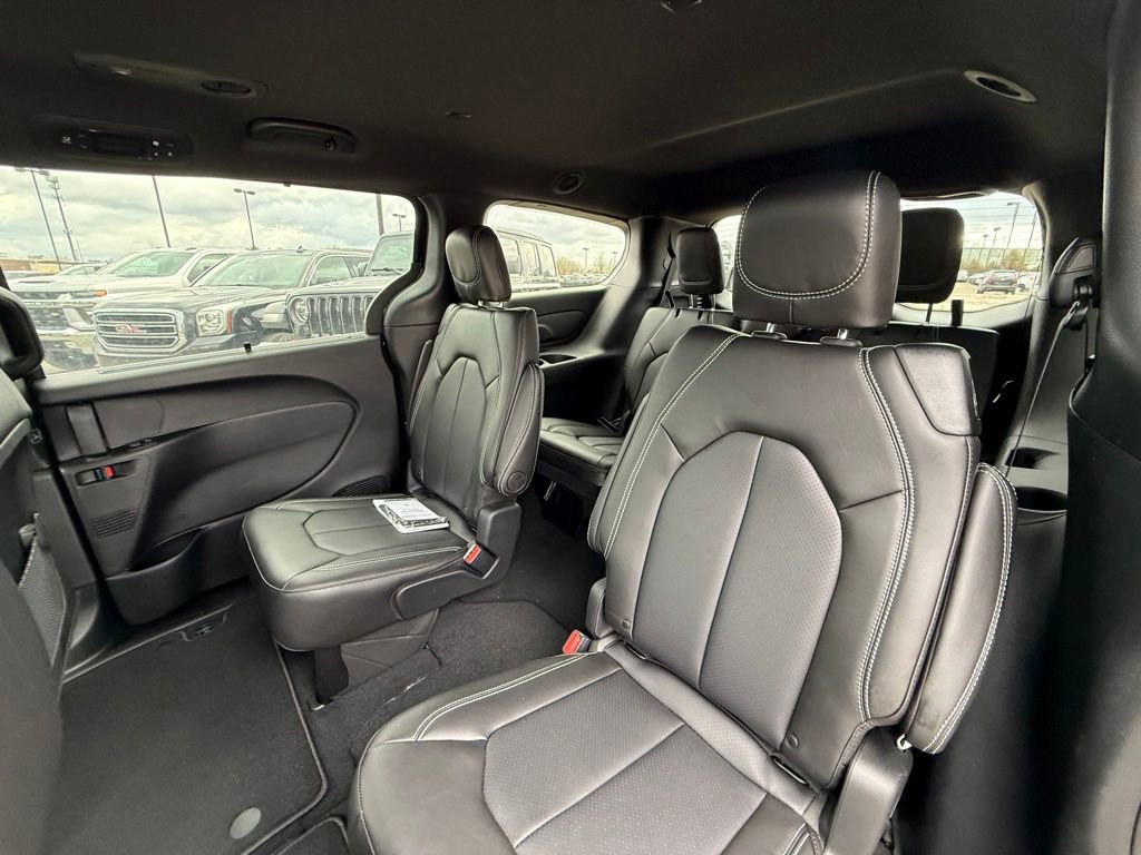 New 2026 Chrysler Voyager LX image 24