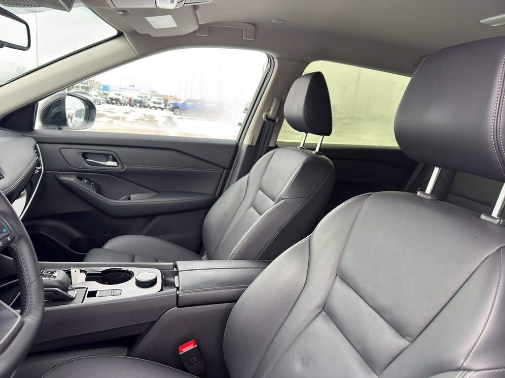 Certified 2025 Nissan Rogue SL image 26