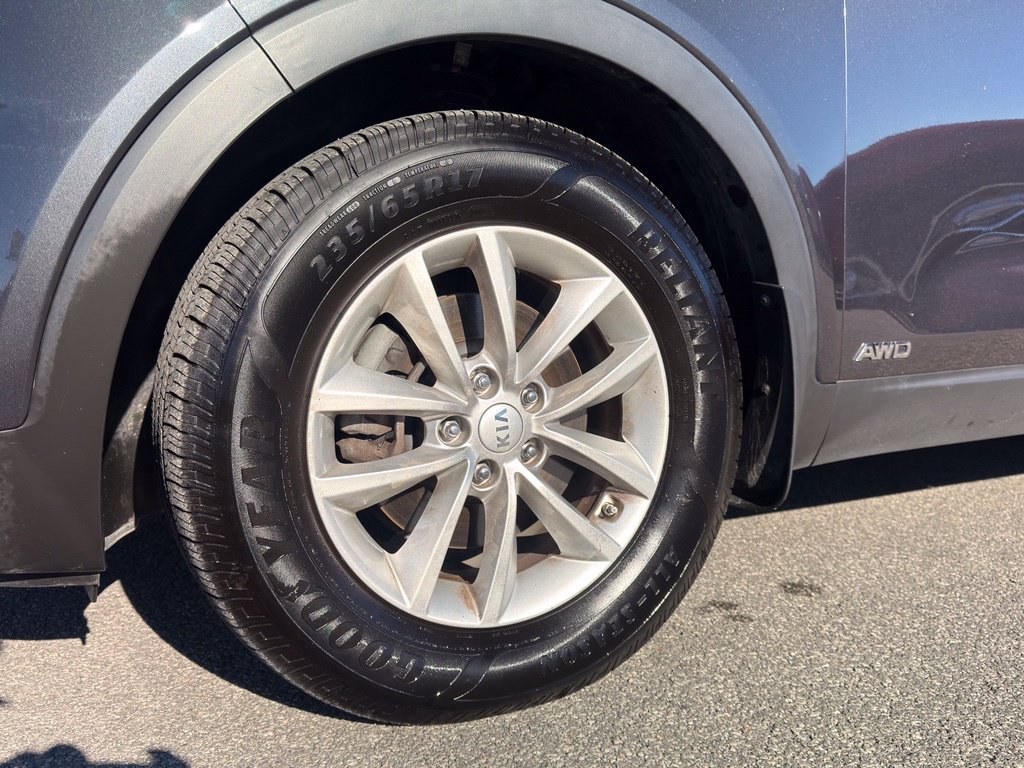 Used 2017 Kia Sorento AWD w/ LX Convenience Package image 10