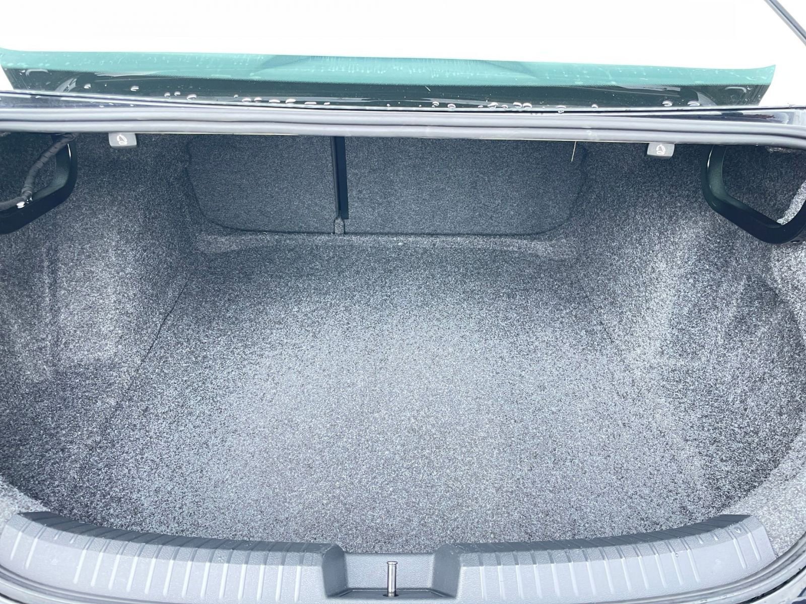 Used 2025 Volkswagen Jetta SE image 32