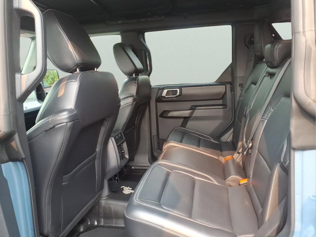 Used 2025 Ford Bronco Outer Banks AWD/4WD image 13