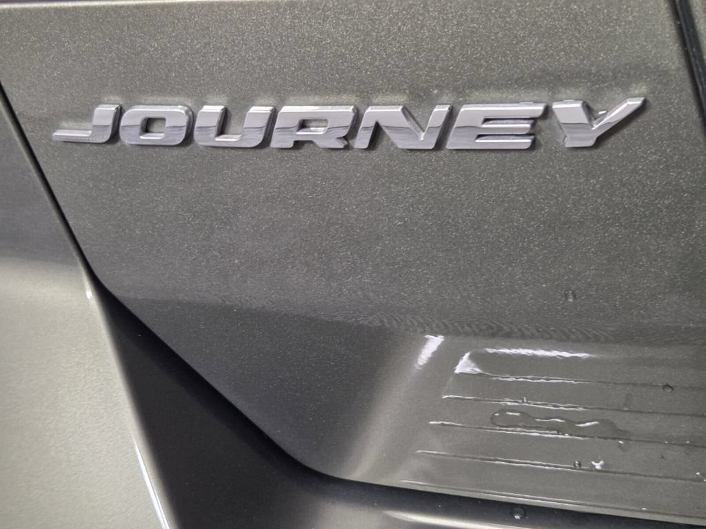 Used 2018 Dodge Journey Crossroad FWD image 29