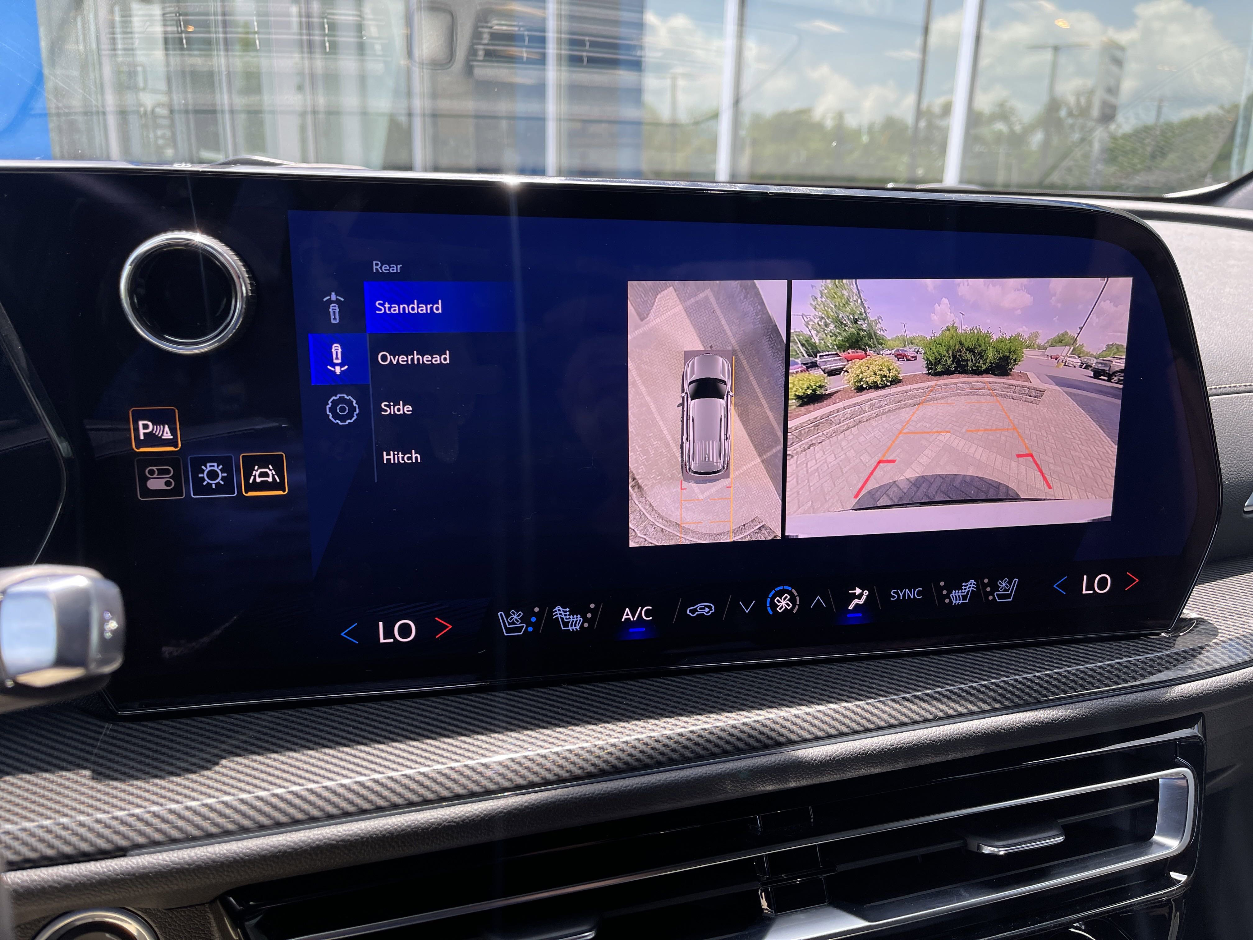 Used 2024 Chevrolet Traverse RS image 32