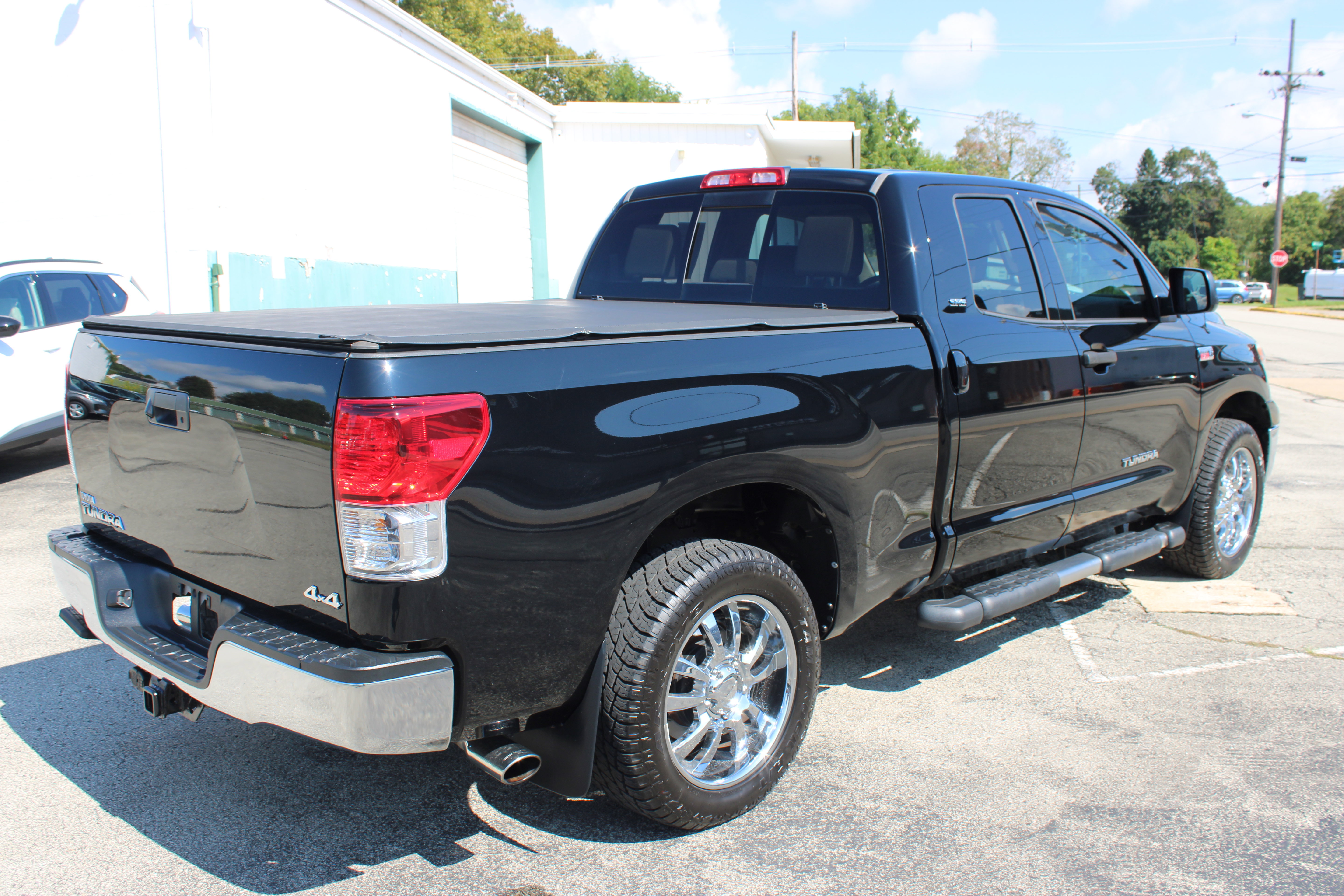 Used 2013 Toyota Tundra 4x4 Double Cab w/ SR5 Pkg image 6
