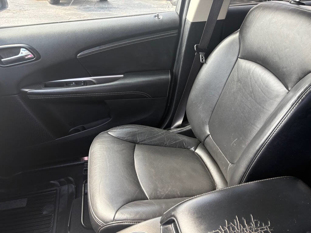 Used 2018 Dodge Journey Crossroad w/ Nav & Sun Group AWD/4WD image 14