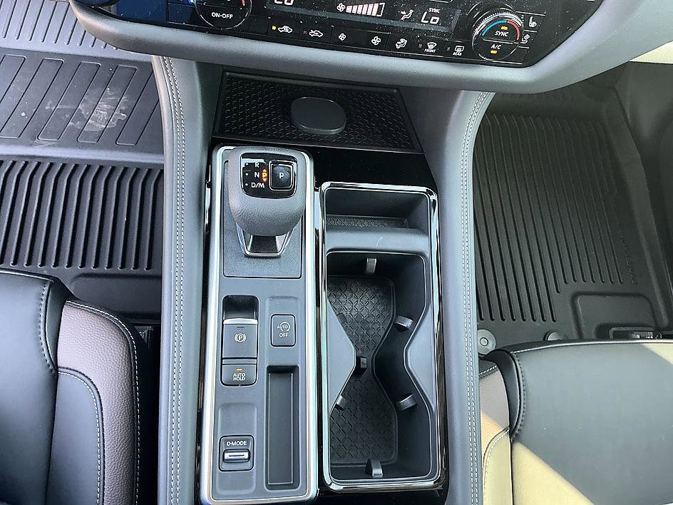 New 2026 Nissan Pathfinder Platinum image 16