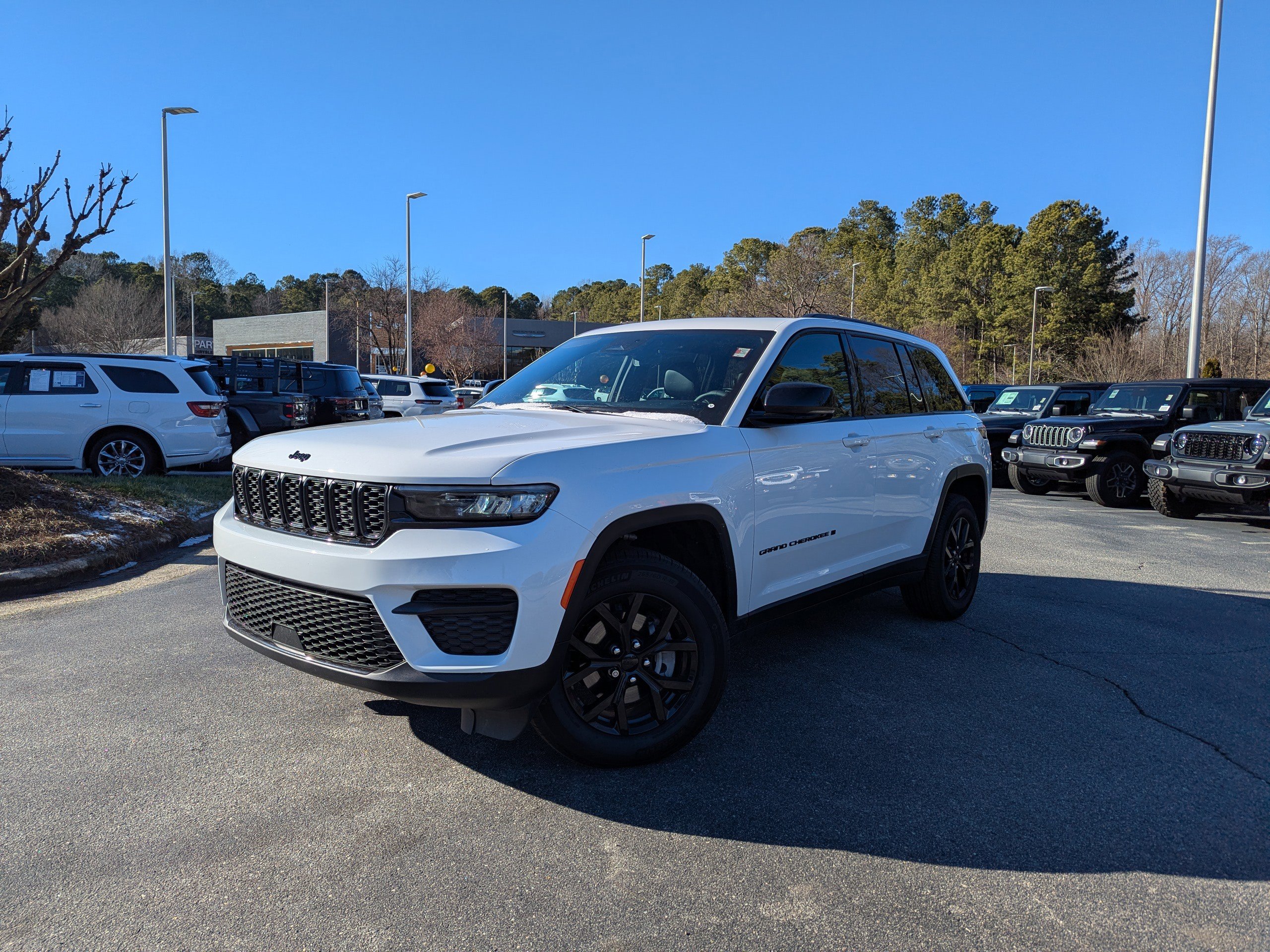 Used 2025 Jeep Grand Cherokee Altitude