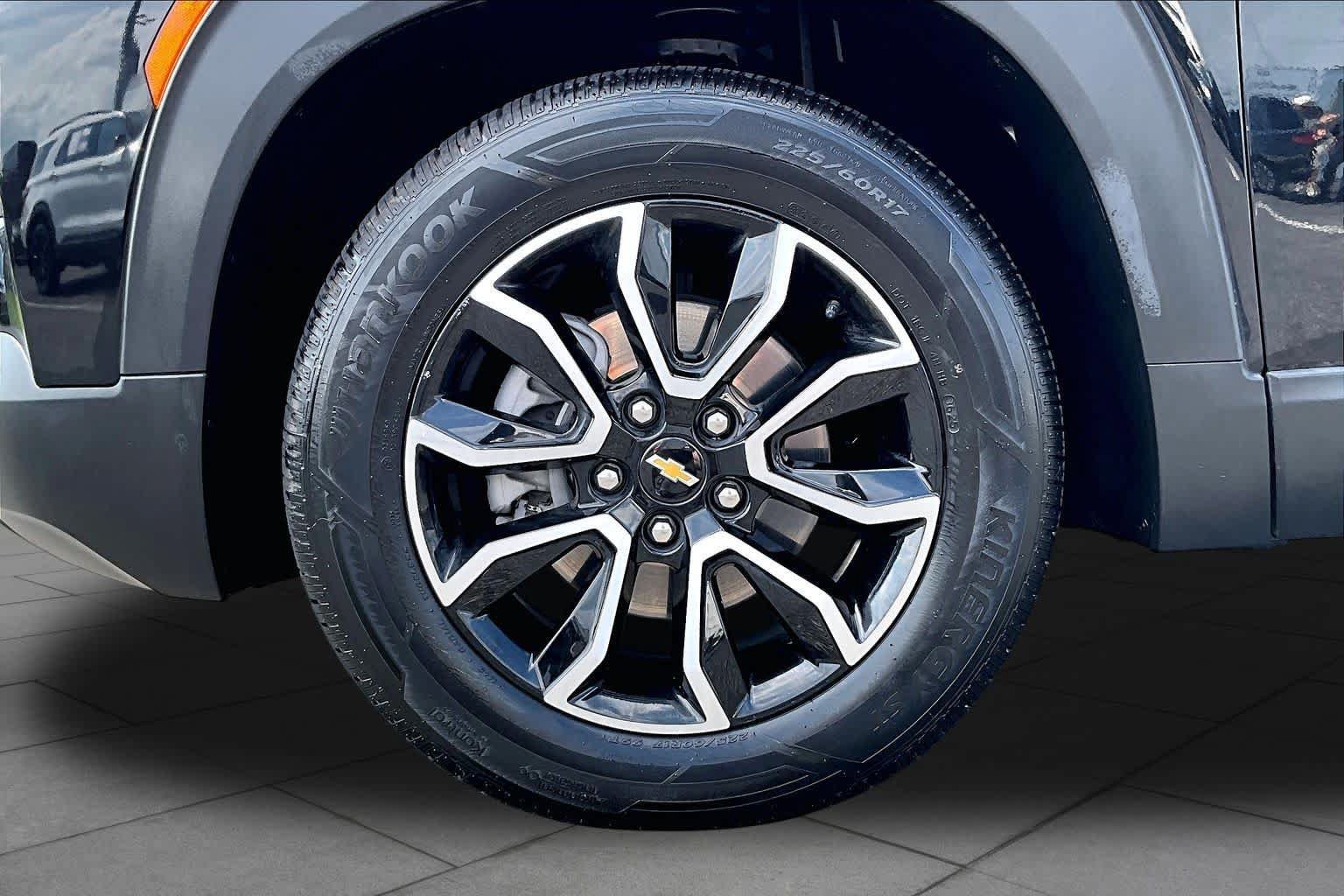 Used 2021 Chevrolet TrailBlazer ACTIV w/ Convenience Package FWD image 11