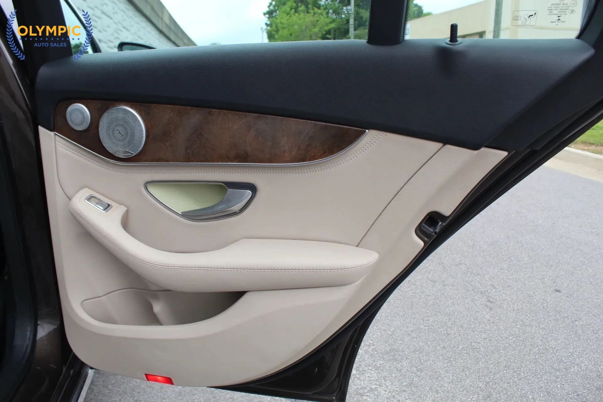 Used 2015 Mercedes-Benz C 300 Sedan w/ Premium 1 Package image 35