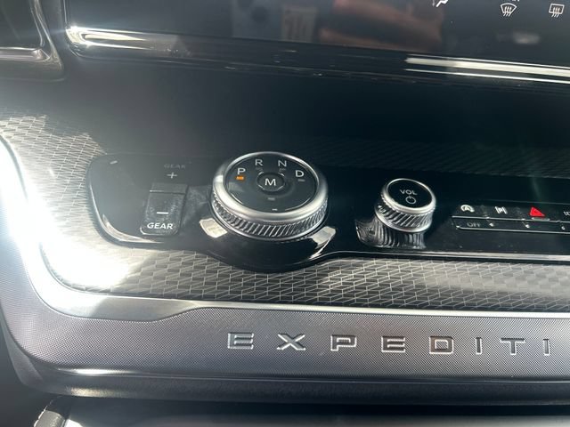 New 2027 Ford Expedition Platinum w/ Stealth Performance Package AWD/4WD image 25