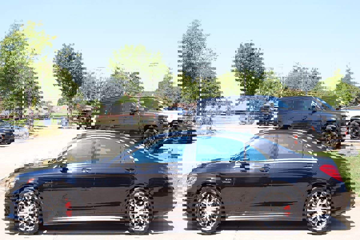 Used 2015 Mercedes-Benz S 63 AMG 4MATIC Sedan w/ Driver Assistance Package image 9