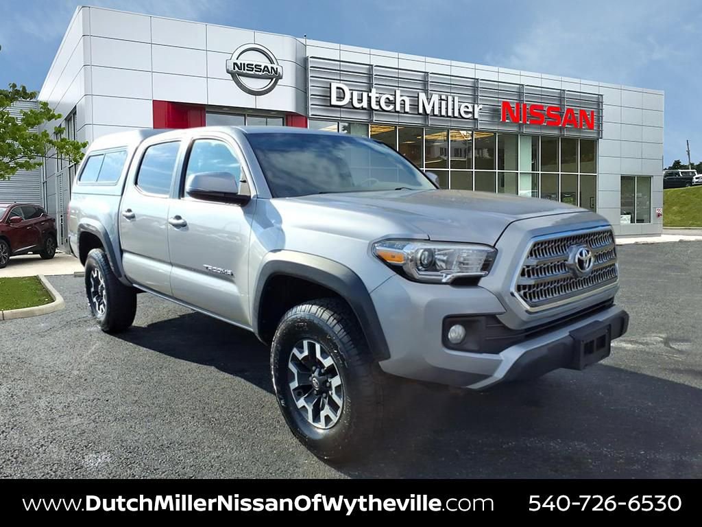 Used 2017 Toyota Tacoma TRD Off-Road image 1