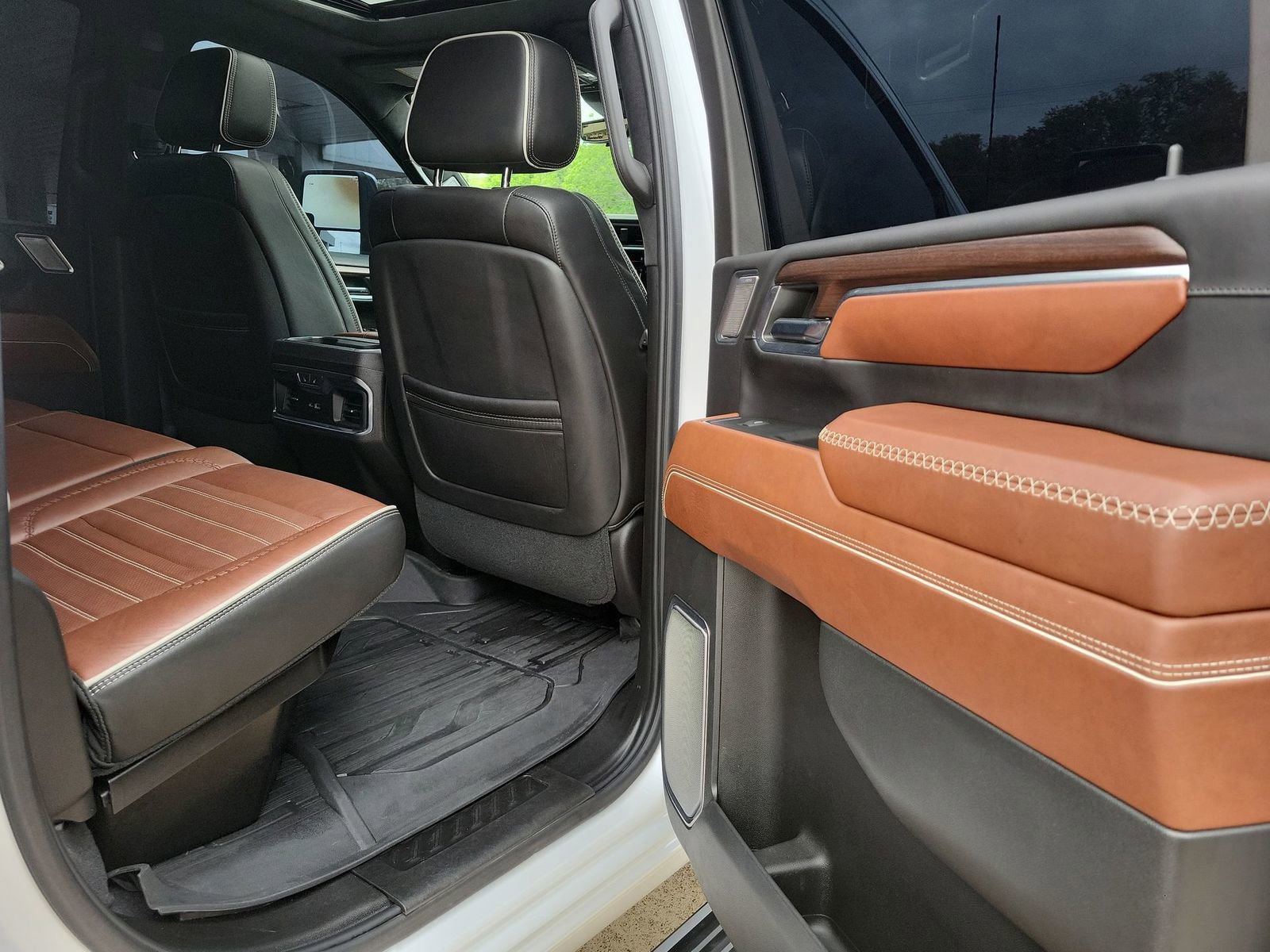 Certified 2024 GMC Sierra 3500 Denali Ultimate image 28