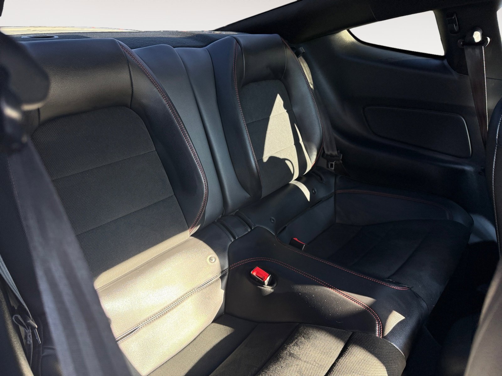 Used 2020 Ford Mustang GT Premium w/ Equipment Group 401A image 18