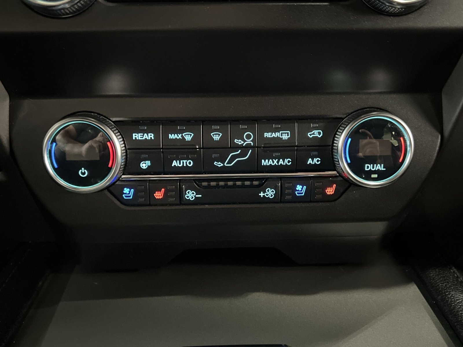 Certified 2020 Ford Expedition XLT w/ Equipment Group 202A image 20